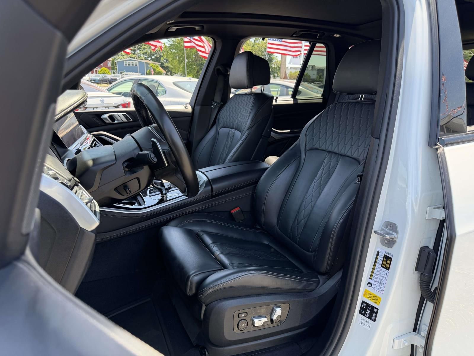 Used 2020 BMW X5 M50i w/ Executive Package AWD/4WD image 24