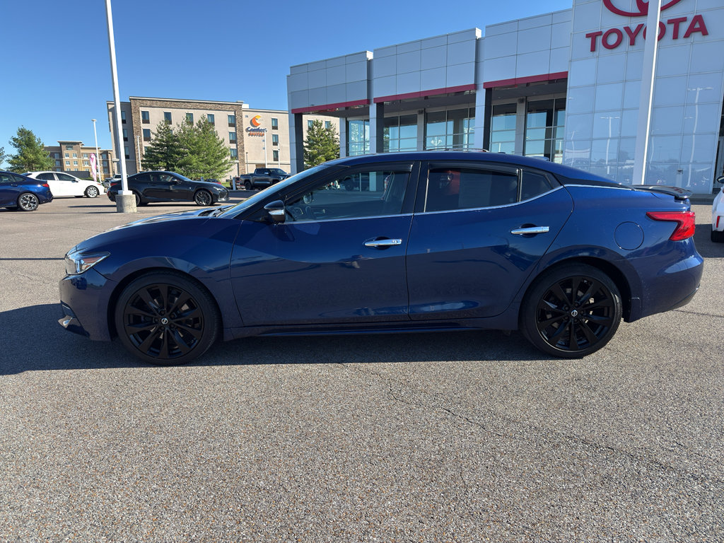 Used 2017 Nissan Maxima SR w/ Midnight Edition image 2