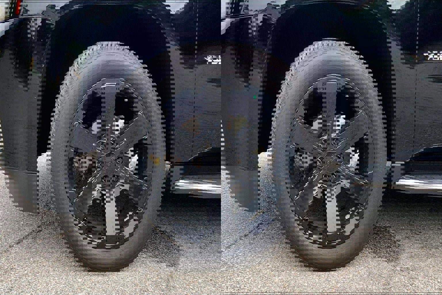 Used 2018 GMC Yukon XL SLT w/ Open Road Package AWD/4WD image 9