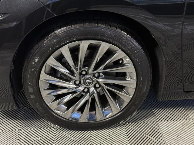 Used 2025 Lexus ES 300h w/ Technology Package FWD image 14