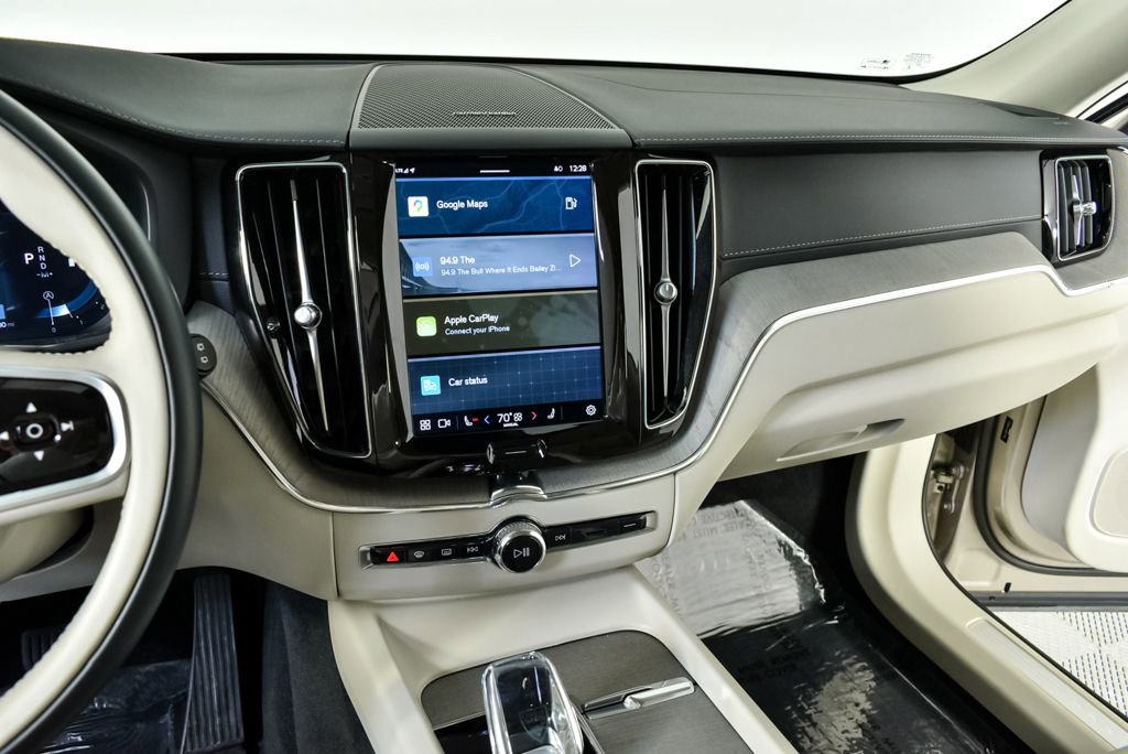 Certified 2023 Volvo XC60 B5 Ultimate w/ Protection Package Premier image 15