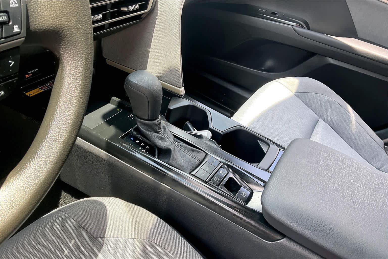 Used 2025 Toyota Camry LE w/ Convenience Package FWD image 15