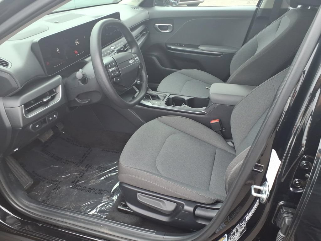 Used 2025 Kia K4 FWD image 11