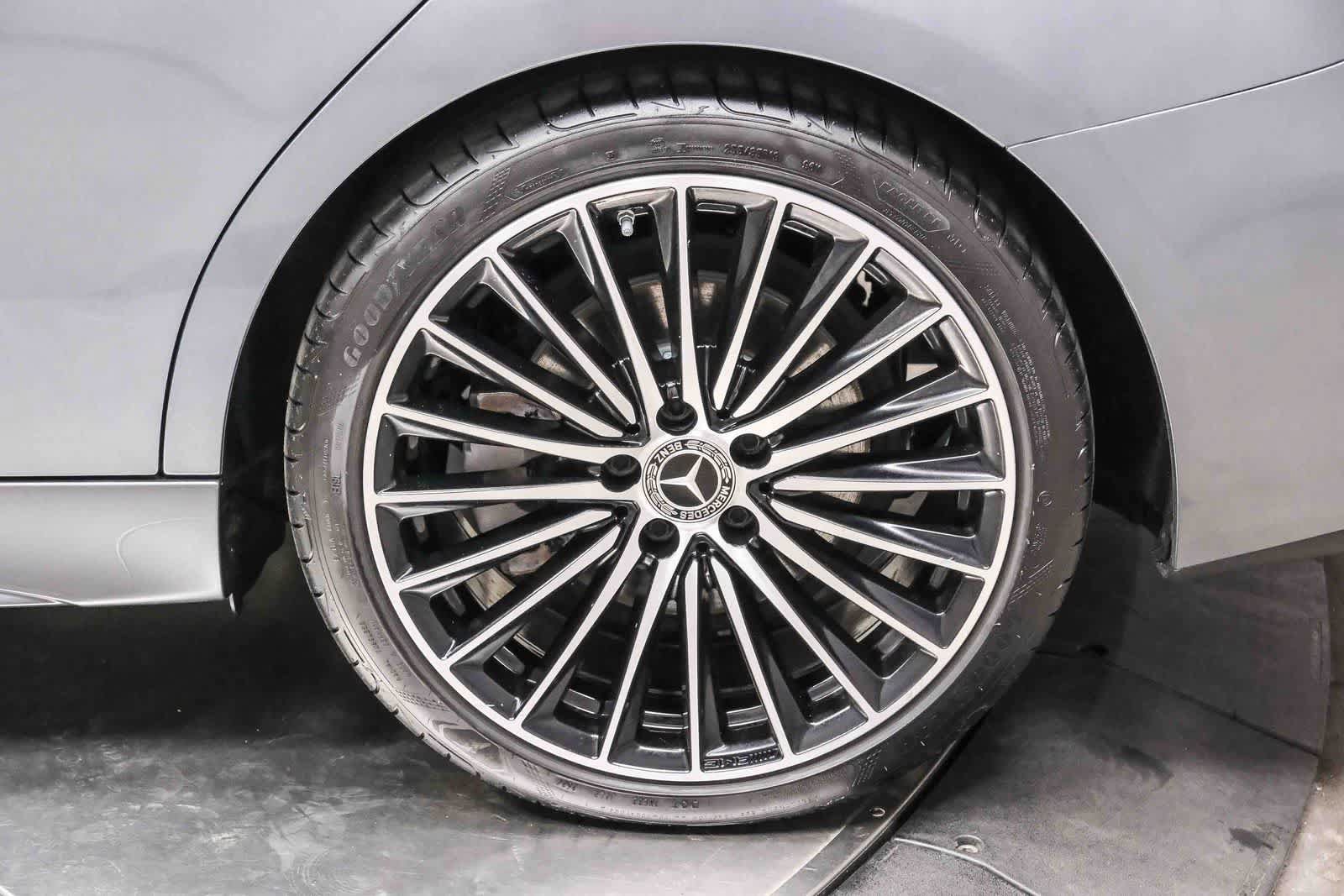 Certified 2025 Mercedes-Benz C 300 Sedan image 9