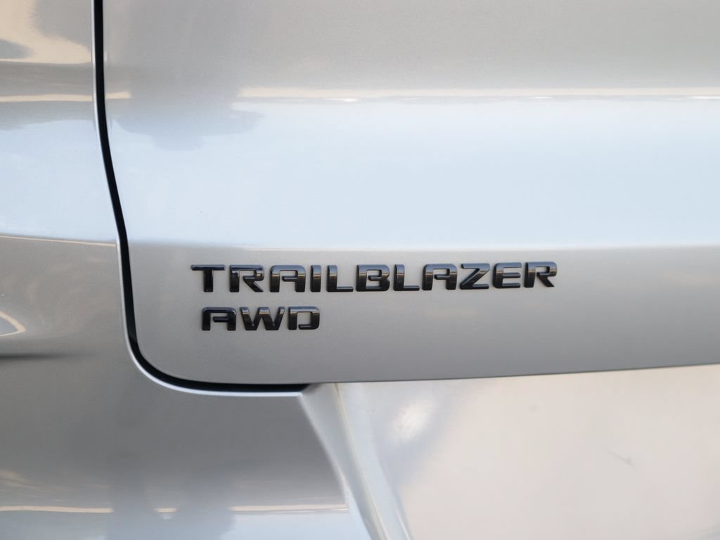 Used 2023 Chevrolet TrailBlazer RS w/ Convenience Package AWD/4WD image 31