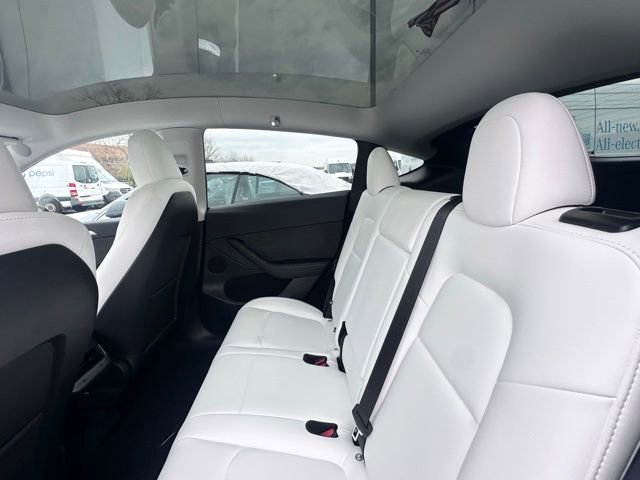 Used 2025 Tesla Model Y Long Range image 18
