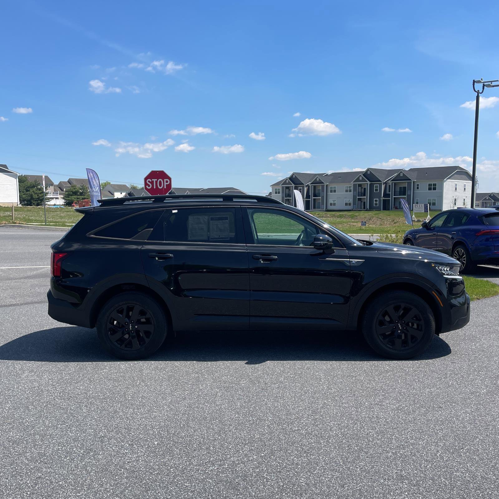 Used 2022 Kia Sorento S AWD/4WD image 3