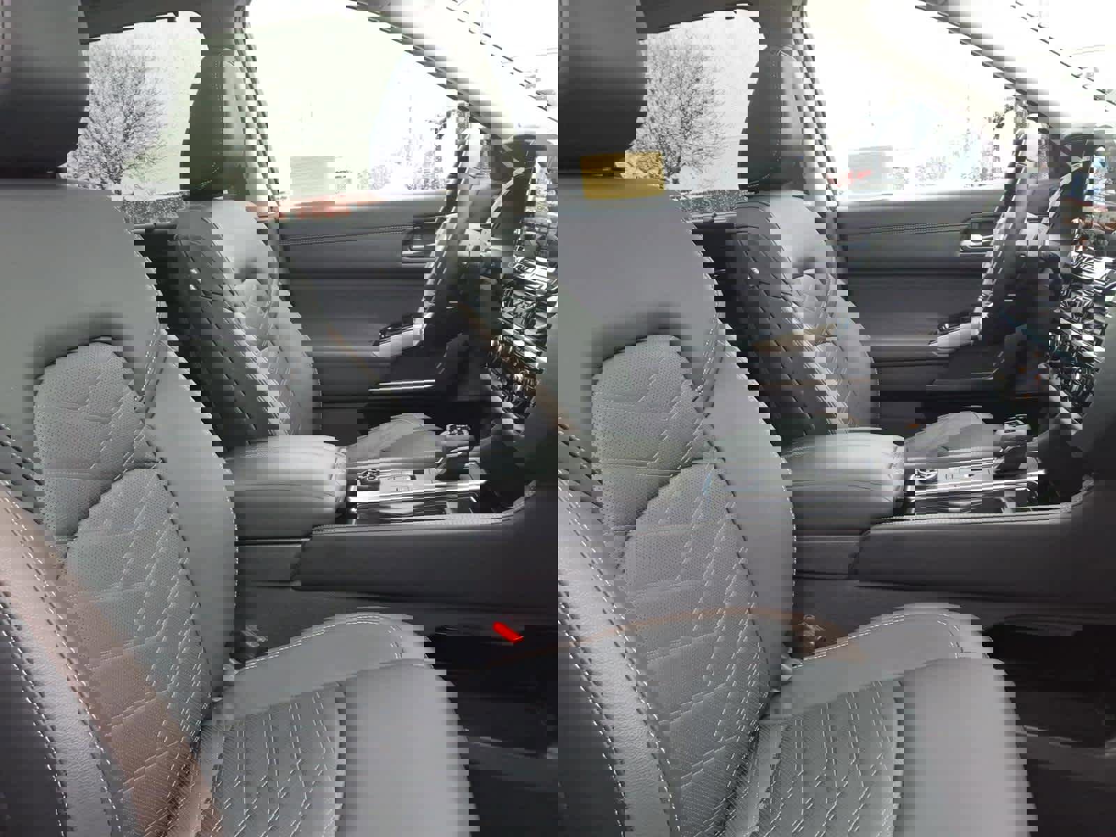 Used 2023 Nissan Pathfinder Platinum w/ Cargo Package image 21