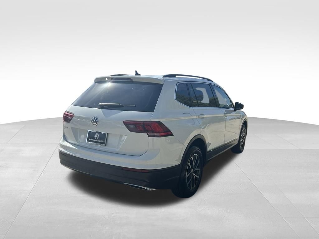 Used 2019 Volkswagen Tiguan SE w/ Panoramic Sunroof Package image 5