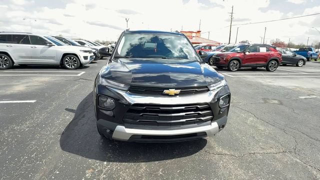 Used 2023 Chevrolet TrailBlazer LT w/ Convenience Package AWD/4WD image 3