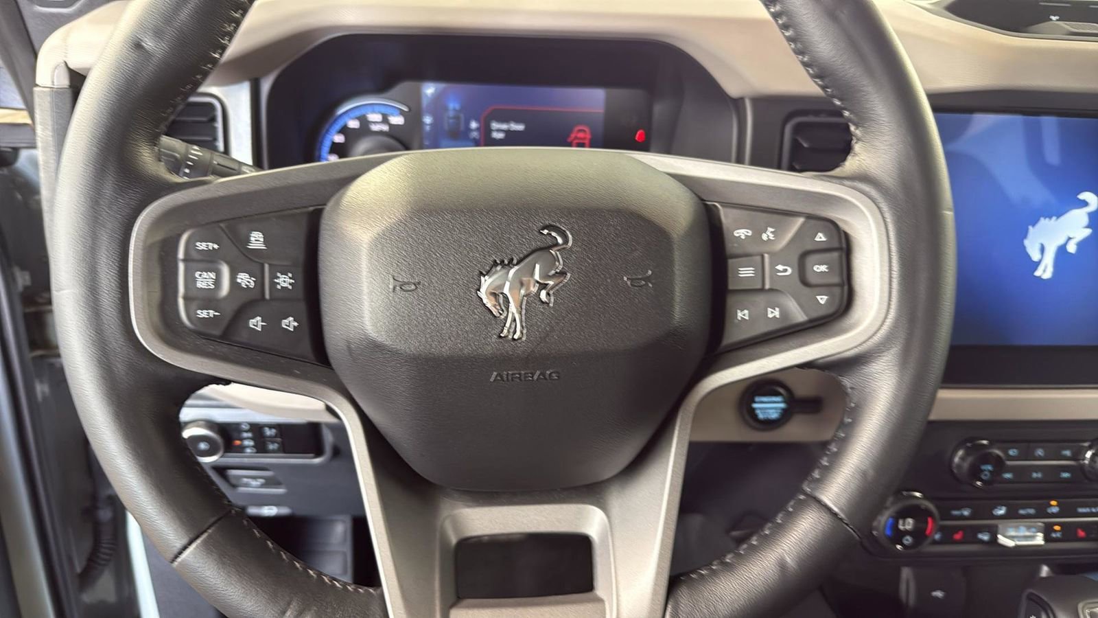 Certified 2023 Ford Bronco Wildtrak image 15