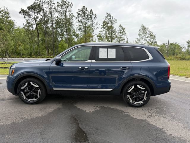 Used 2025 Kia Telluride S image 2