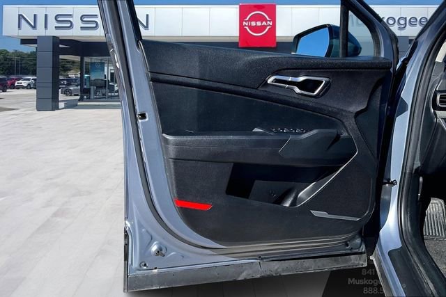 Used 2025 Kia Sportage LX image 16