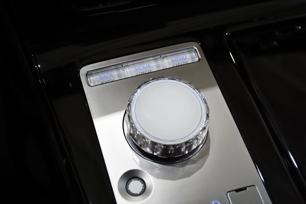 Used 2025 Genesis G80 2.5T image 19