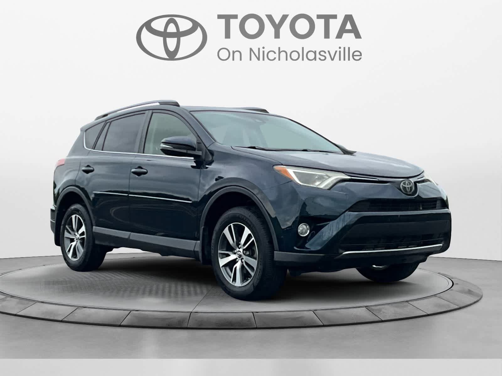 Used 2018 Toyota RAV4 XLE AWD/4WD image 7