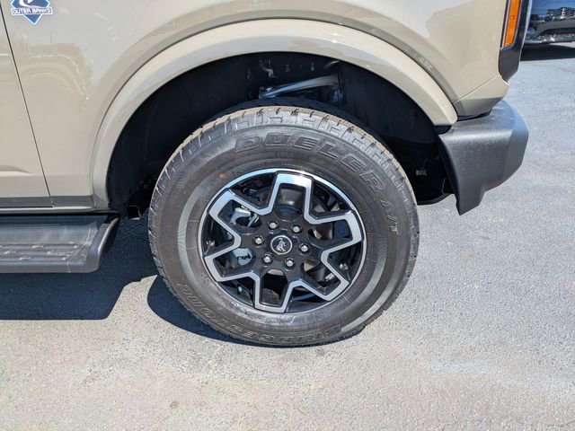 Used 2025 Ford Bronco Outer Banks AWD/4WD image 12