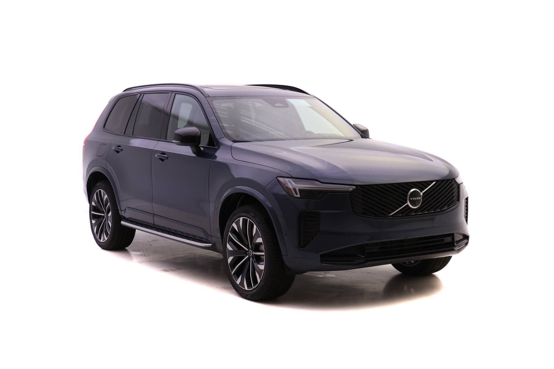 New 2026 Volvo XC90 B6 Ultra w/ Protection Package image 2
