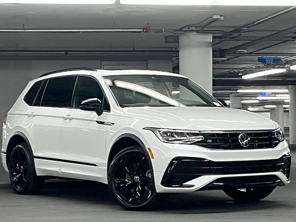 Certified 2023 Volkswagen Tiguan SE R-Line FWD image 2