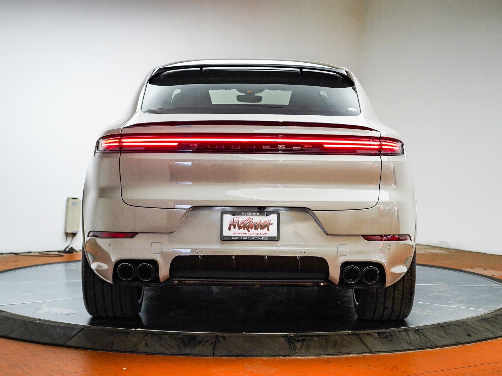 Used 2025 Porsche Cayenne S image 7