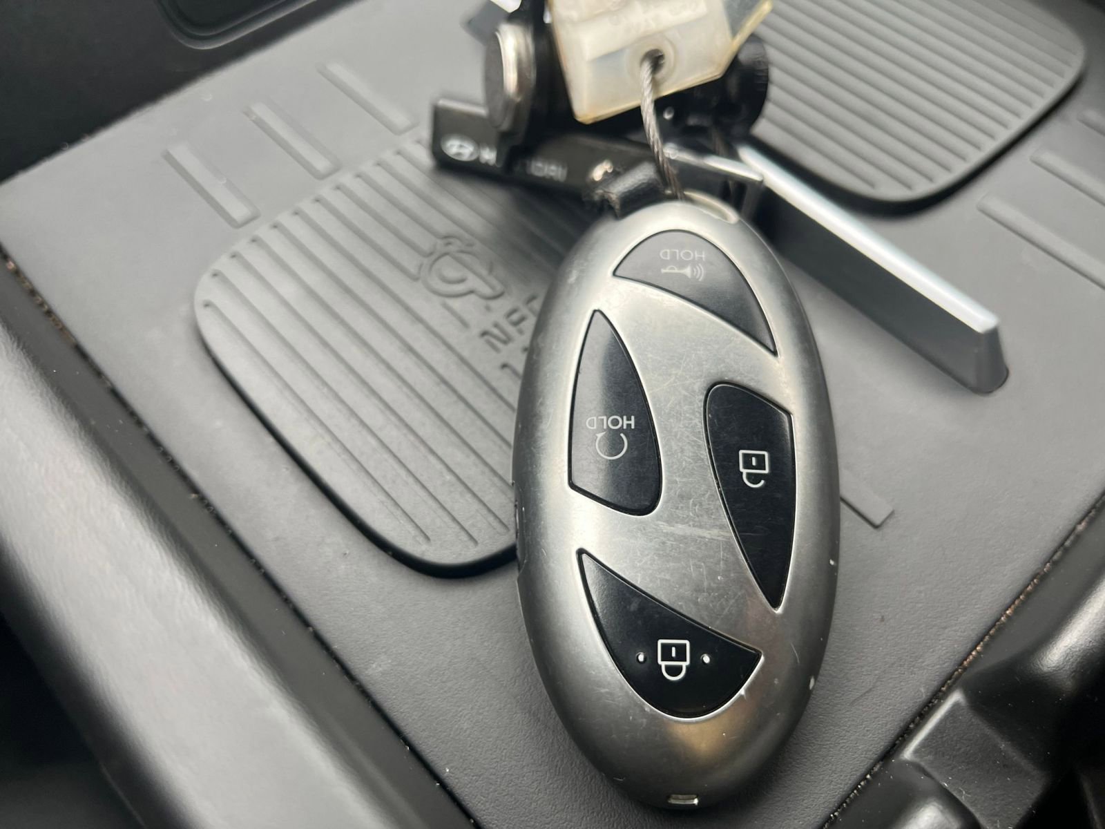 Used 2025 Hyundai Santa Fe SEL FWD image 27