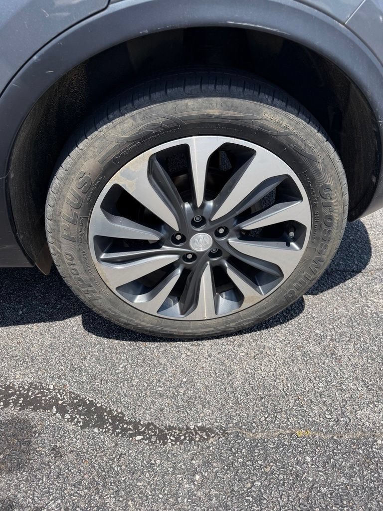 Used 2019 Buick Encore Essence FWD image 7
