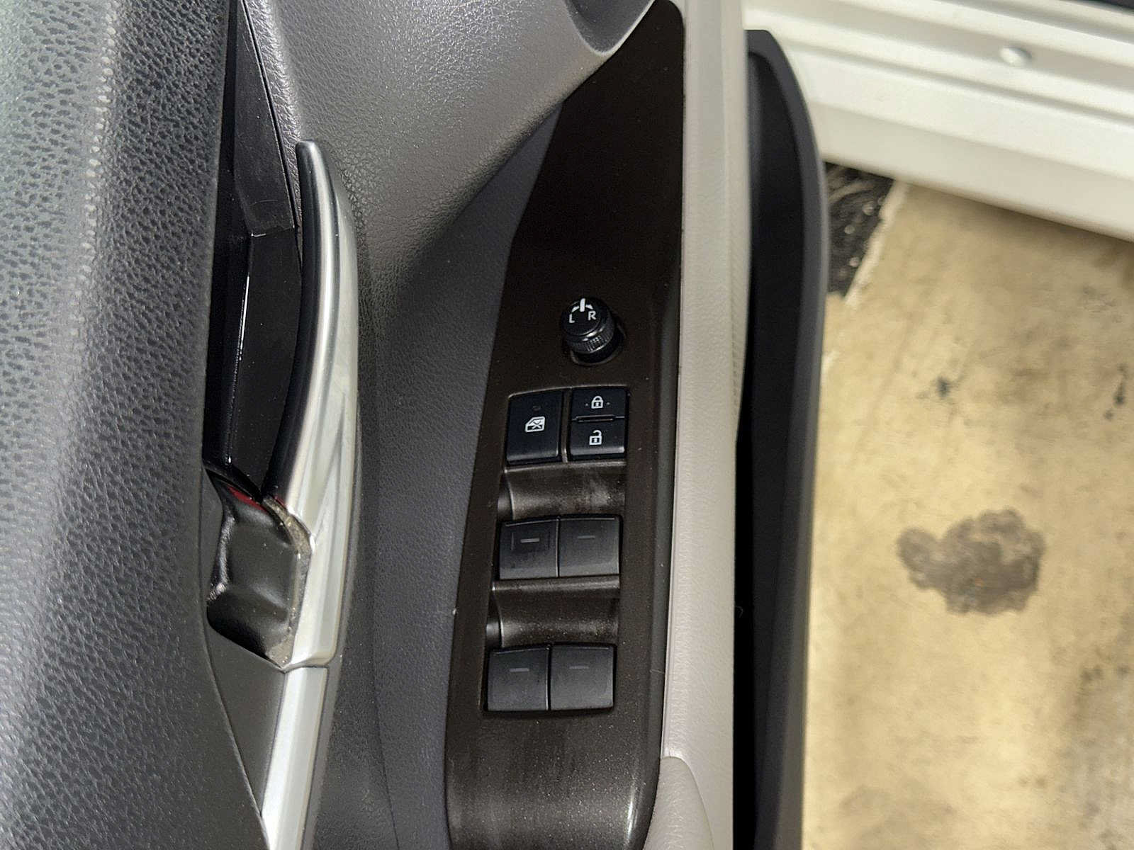 Used 2021 Toyota Camry LE FWD image 22