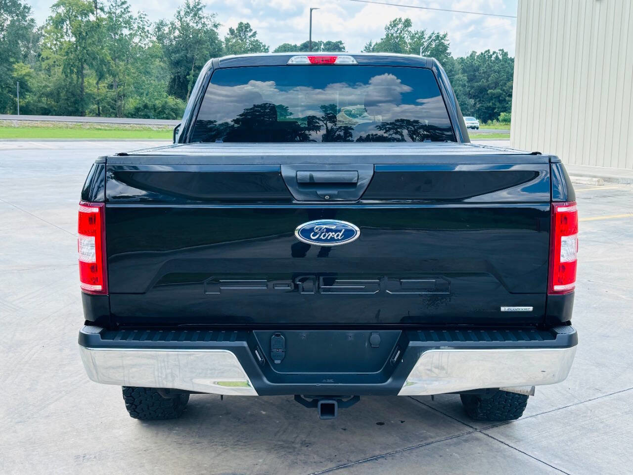 Used 2018 Ford F150 XLT w/ Equipment Group 301A Mid image 5