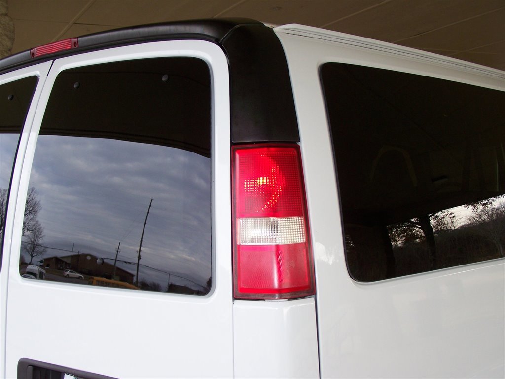 Used 2017 Chevrolet Express 2500 LT w/ LT Preferred Equipment Group image 34