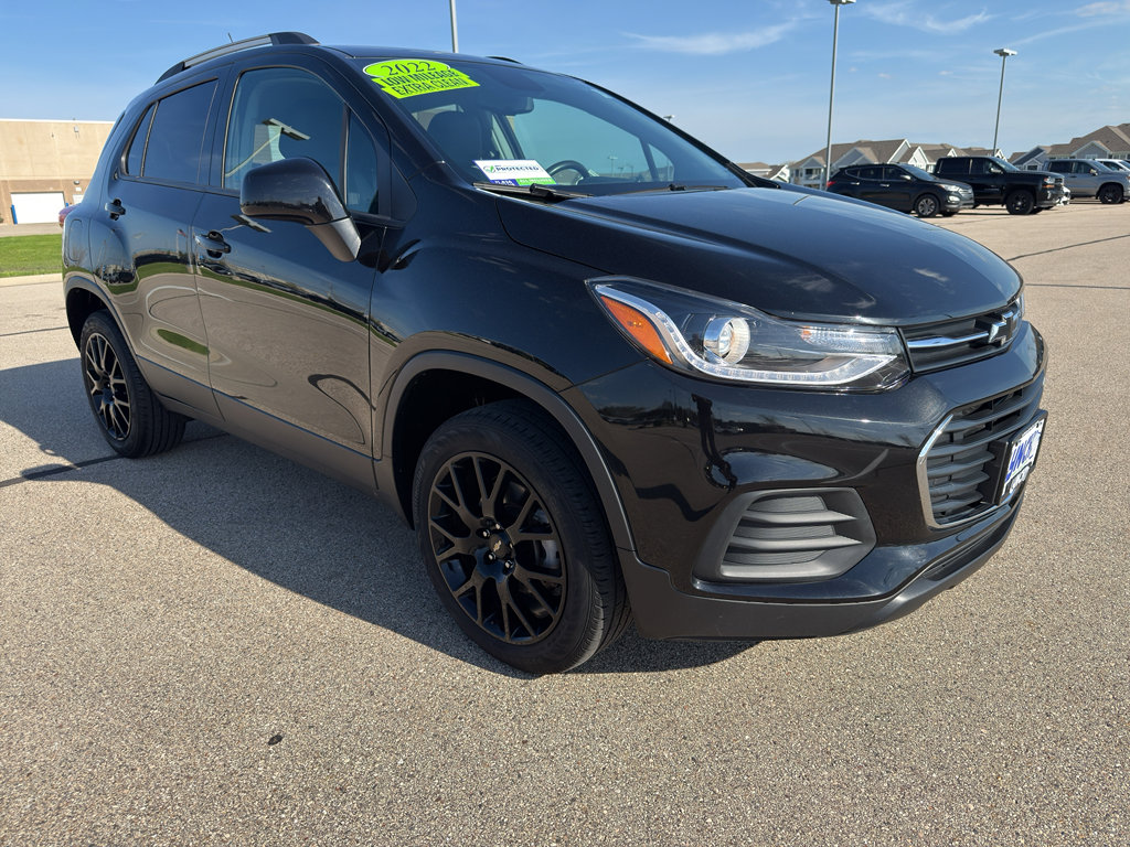 Used 2022 Chevrolet Trax LT w/ Midnight Edition image 7