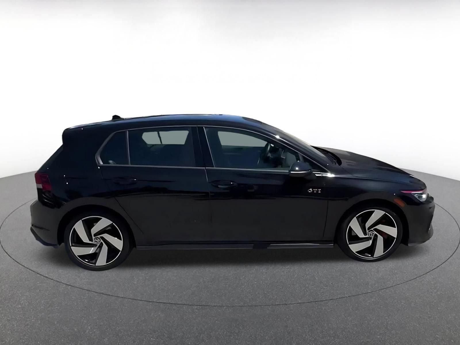 Used 2026 Volkswagen Golf S FWD image 16