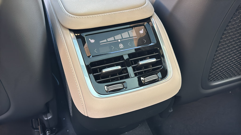 New 2027 Volvo XC90 B6 Plus AWD/4WD image 9