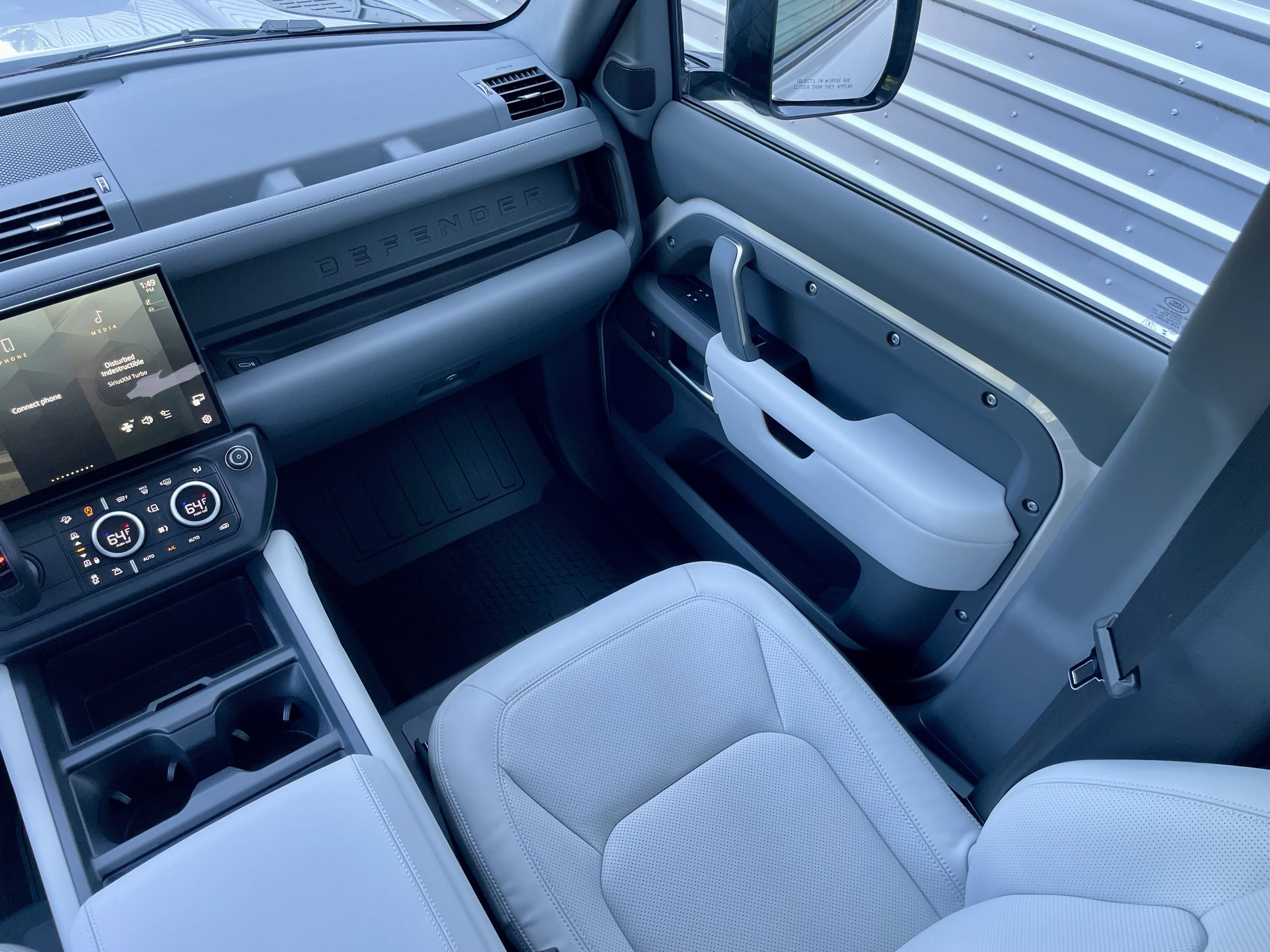 New 2026 Land Rover Defender 130 X-Dynamic SE AWD/4WD image 18