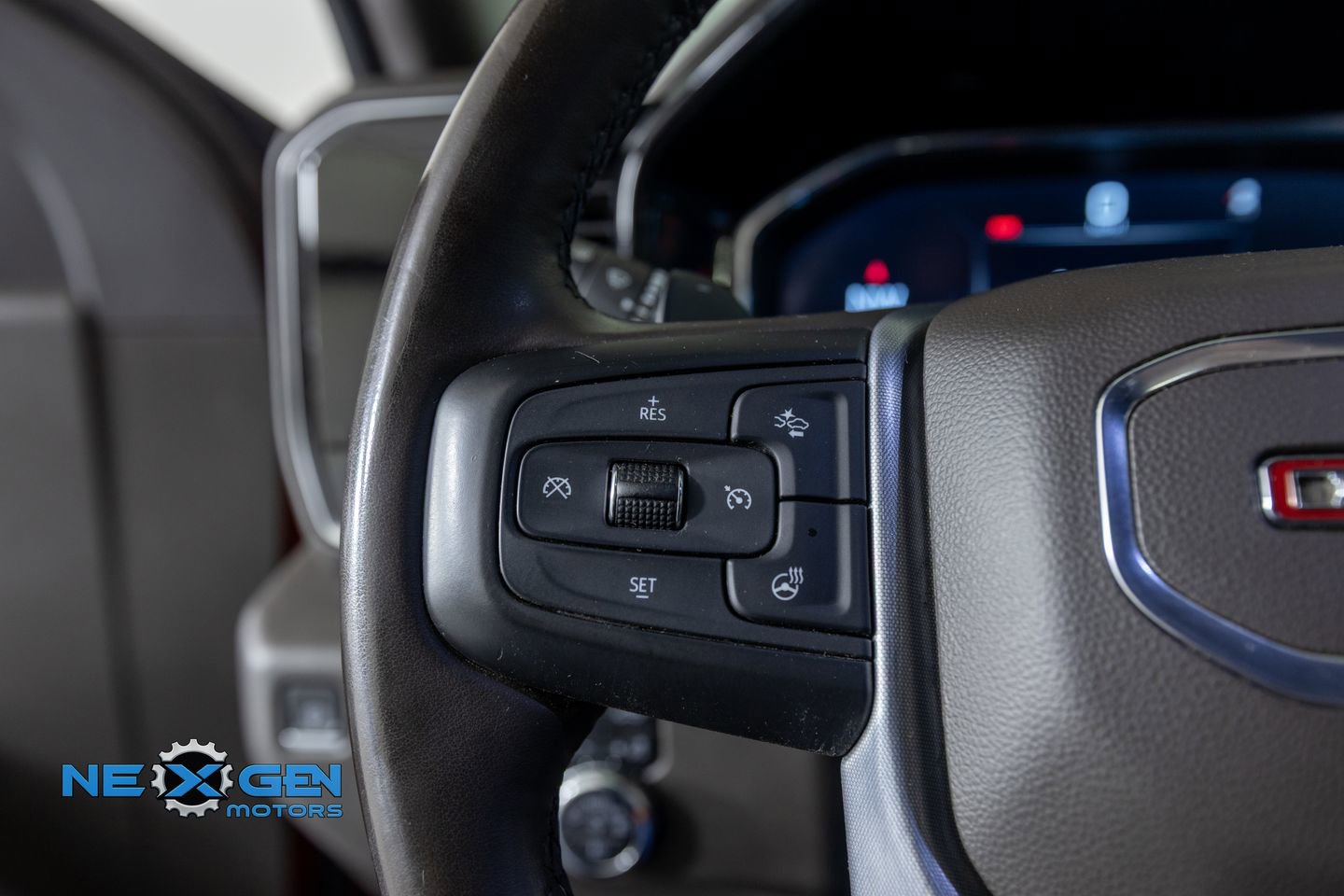 Used 2023 GMC Sierra 1500 SLT image 14