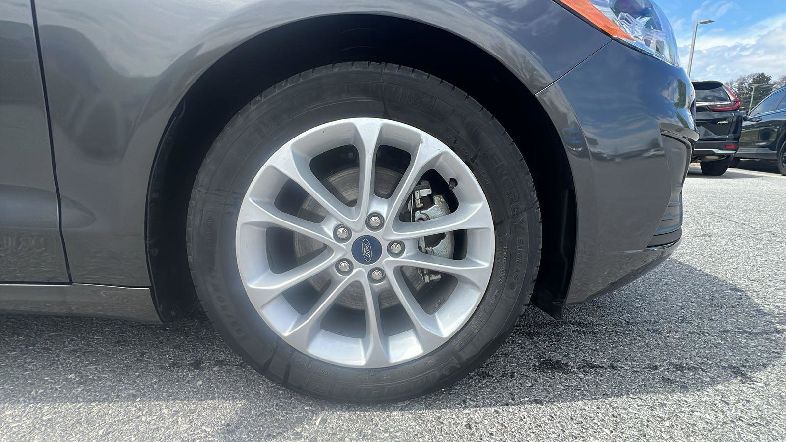 Used 2019 Ford Fusion SE image 11