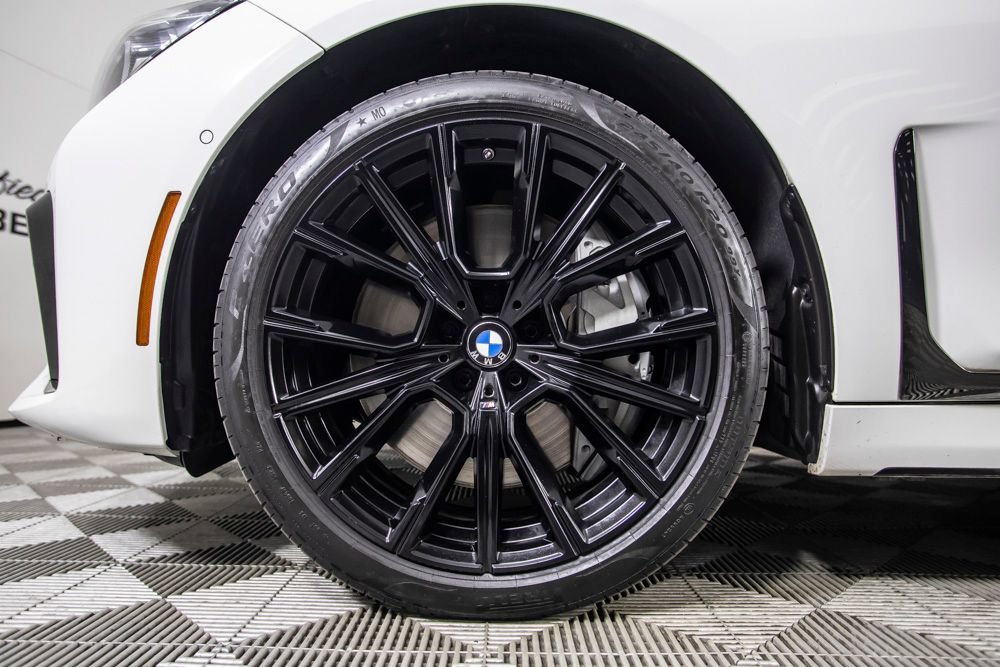 Used 2021 BMW 750i xDrive w/ M Sport Package AWD/4WD image 41