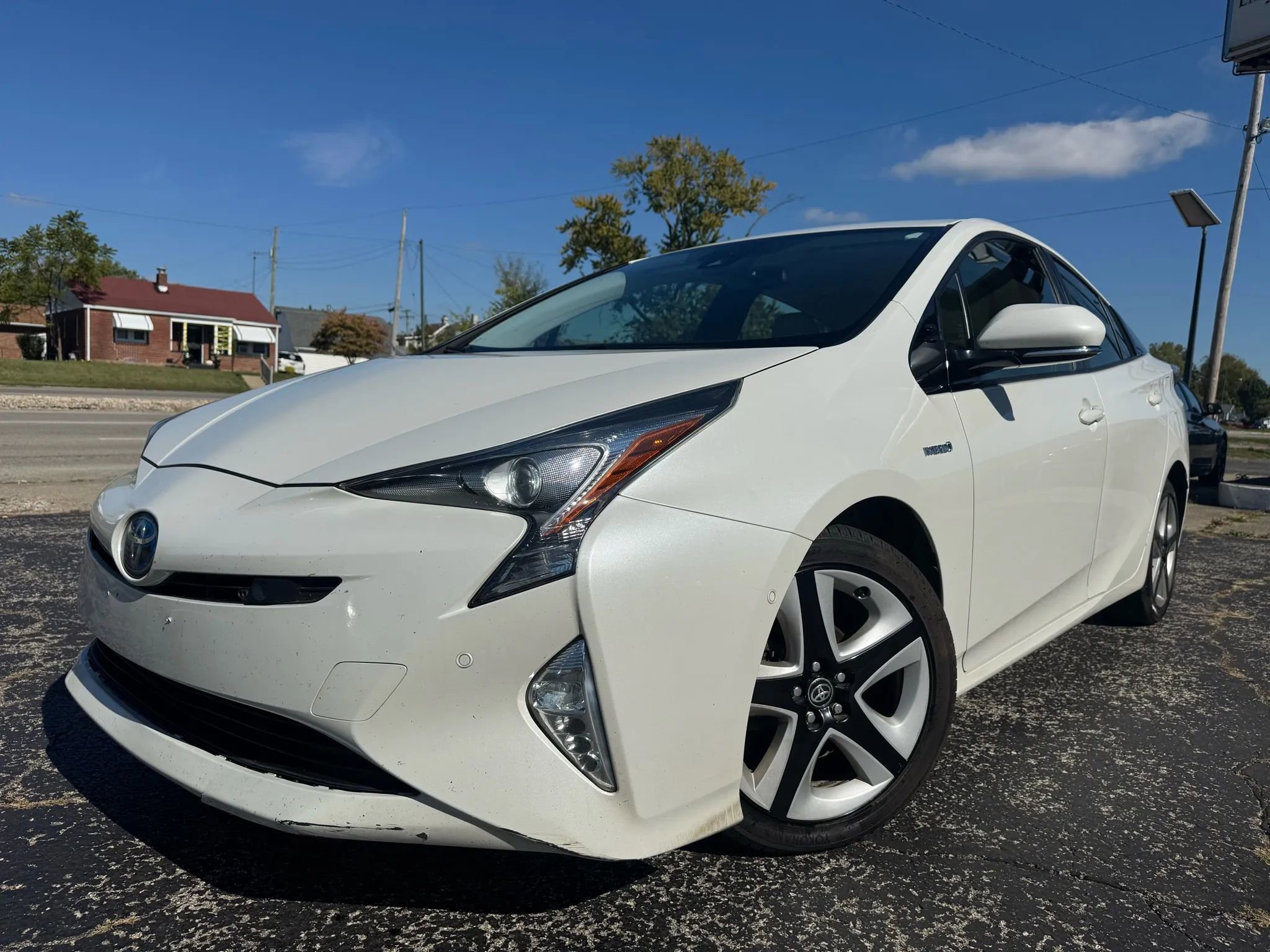 Used 2018 Toyota Prius Three Touring image 1