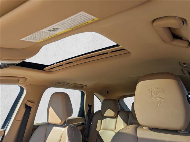 Used 2014 Porsche Cayenne Platinum Edition image 17