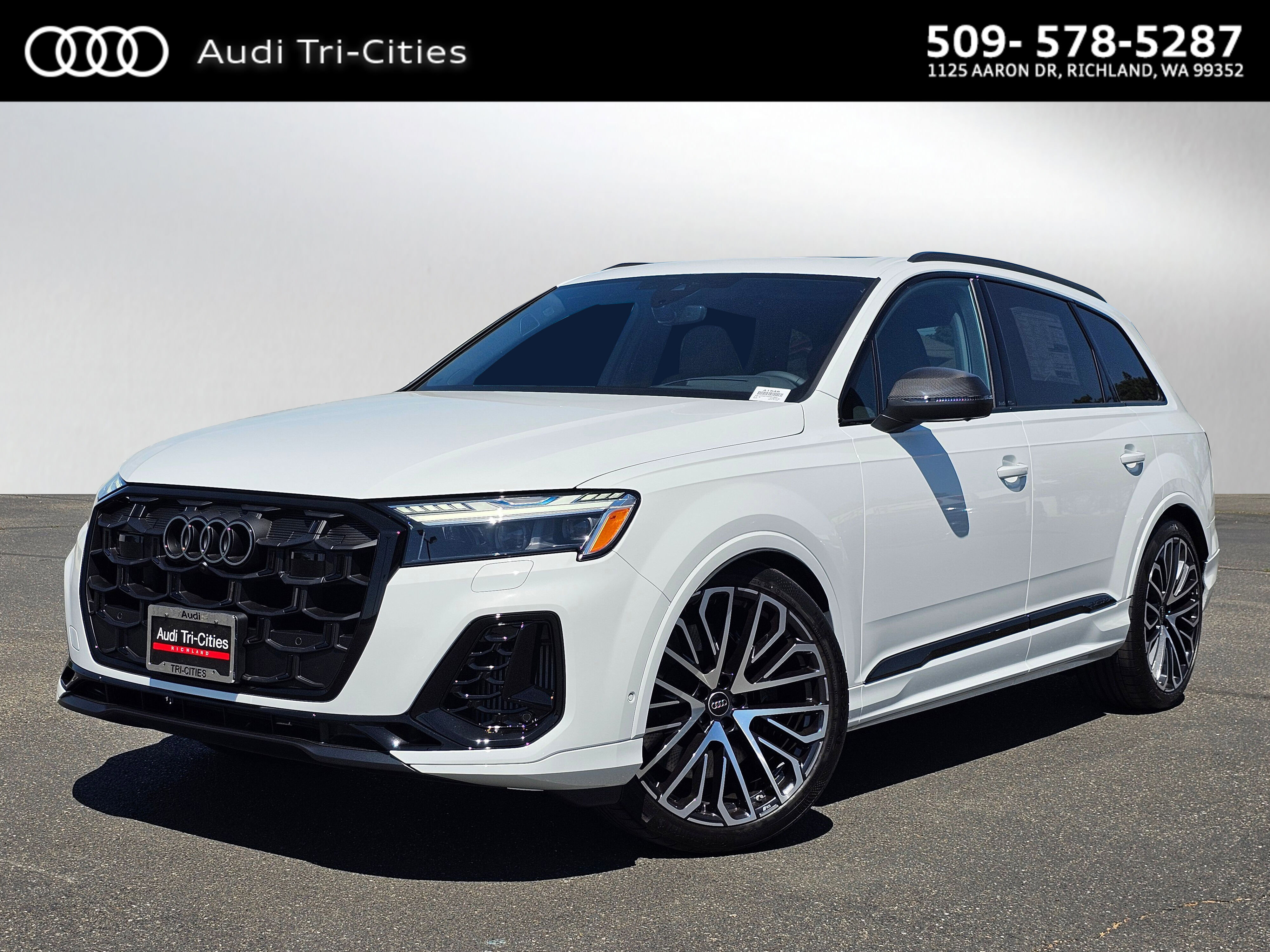 New 2025 Audi SQ7 Prestige