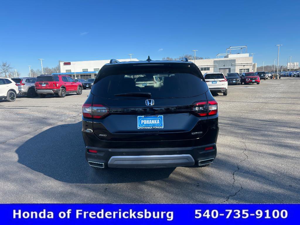 Certified 2025 Honda Pilot Touring image 5