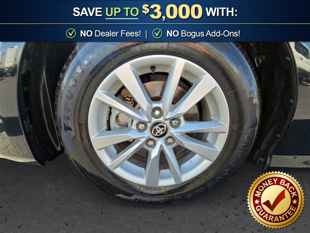 Used 2025 Toyota Camry LE image 14