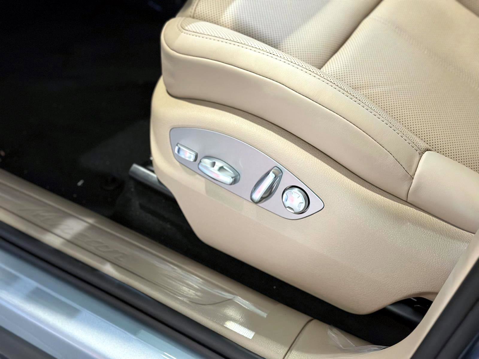 New 2026 Porsche Macan image 21