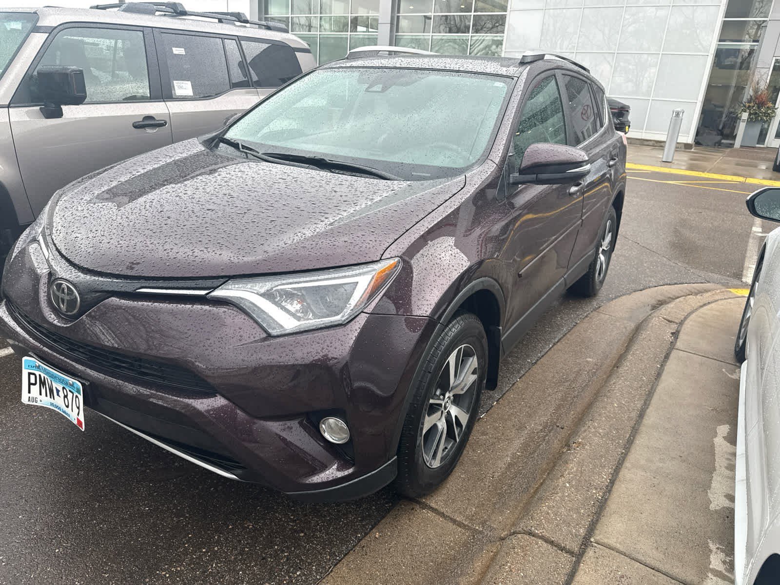 Used 2017 Toyota RAV4 XLE image 5