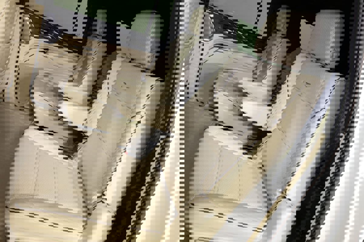 Used 2022 Cadillac Escalade ESV Premium Luxury w/ Performance Package image 11