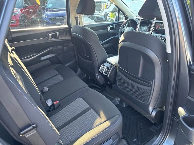 Used 2023 Kia Sorento LX FWD image 32