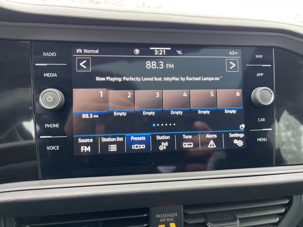 Used 2024 Volkswagen Jetta SEL image 10