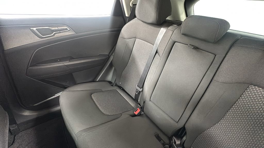 Used 2024 Kia Sportage LX image 14