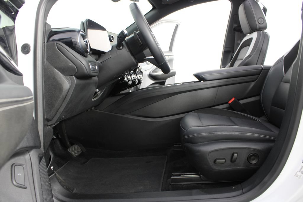 Used 2024 Chevrolet Blazer EV LT AWD/4WD image 17