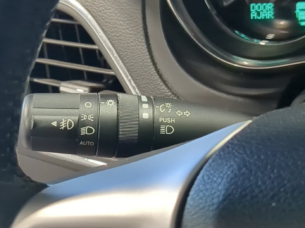 Used 2014 Chrysler 200 Limited FWD image 30