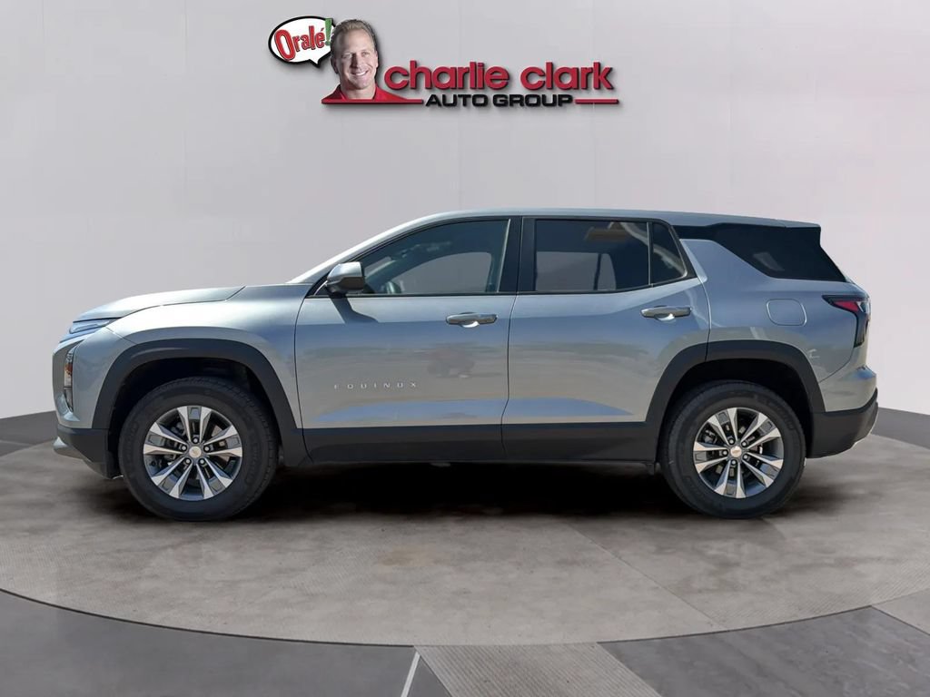 Used 2026 Chevrolet Equinox LT AWD/4WD image 2