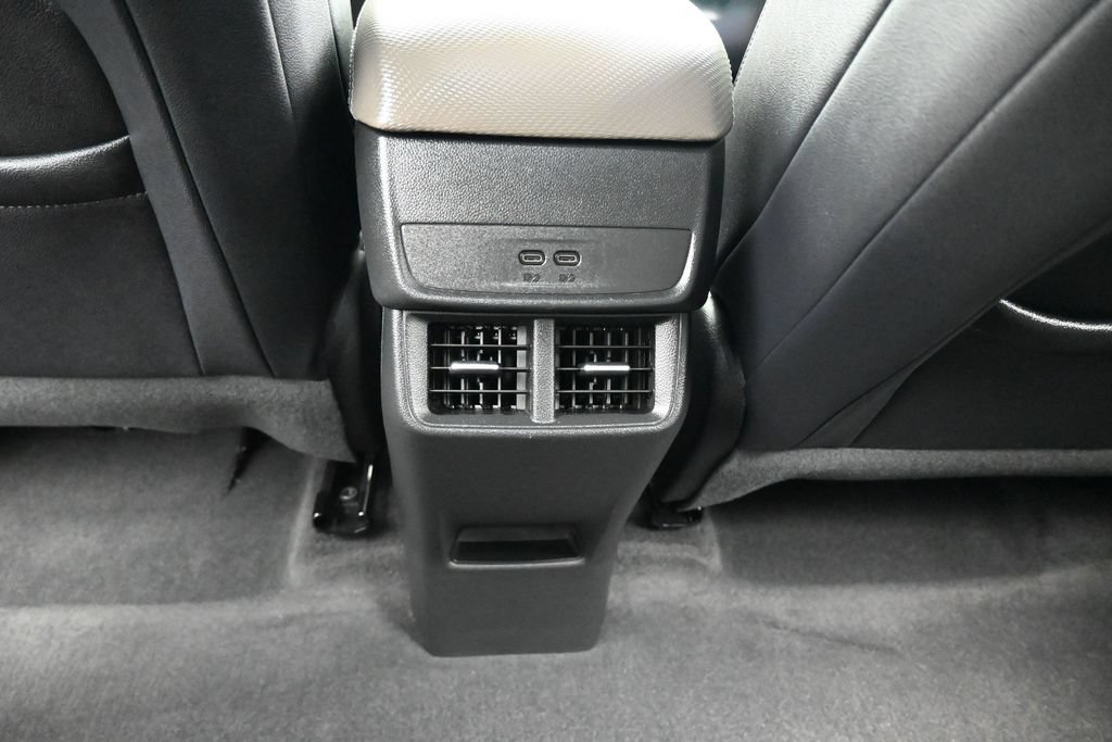 Used 2025 Chevrolet Equinox LT w/ Convenience Package II FWD image 46